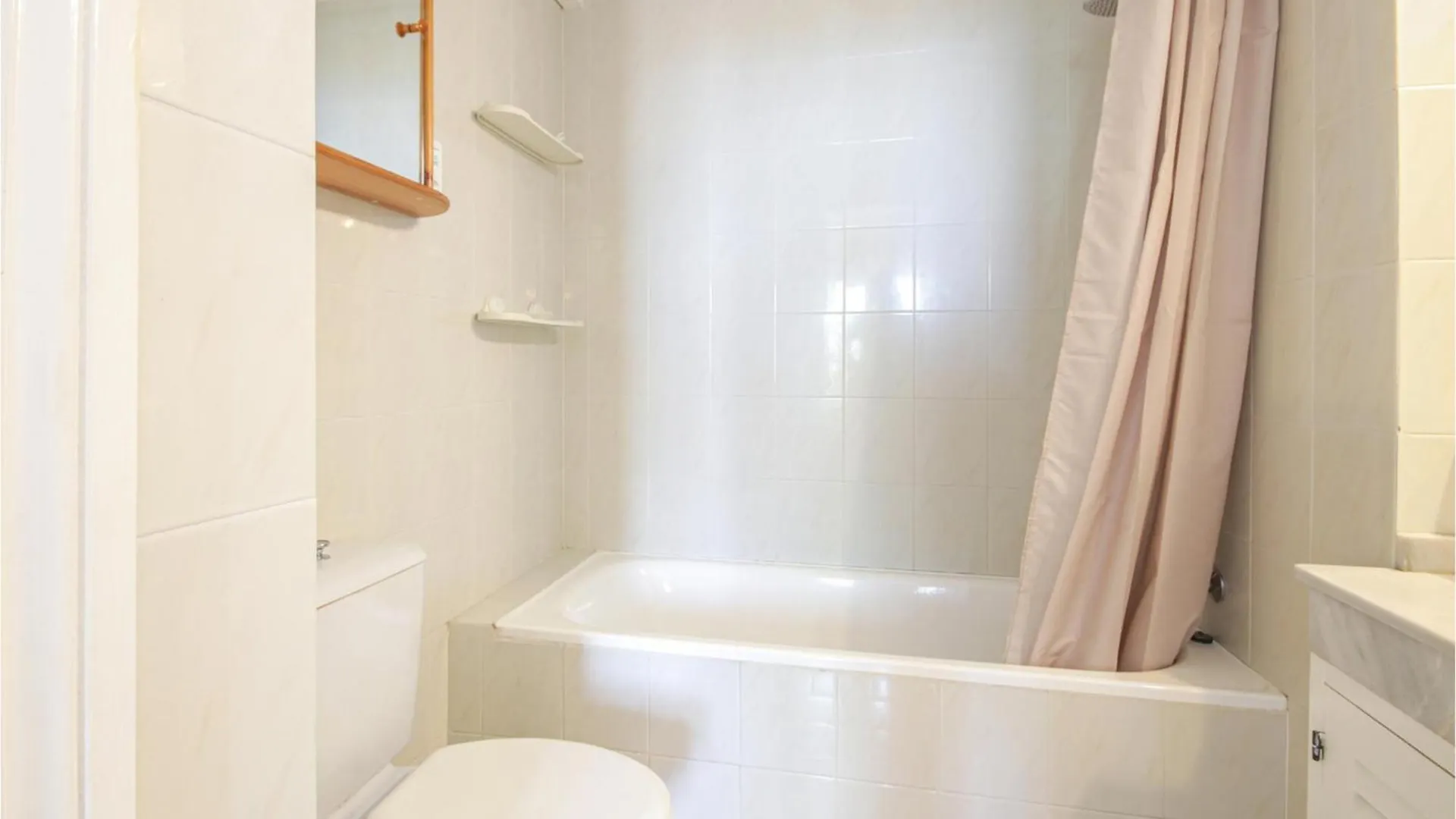 Cozy Apartment In Mijas Costa With Kitchen Sitio de Calahonda