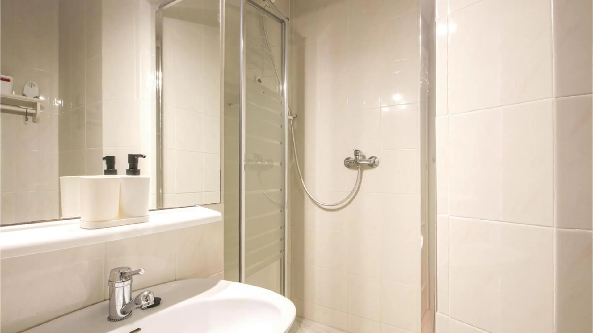 Cozy Apartment In Mijas Costa With Kitchen Sitio de Calahonda