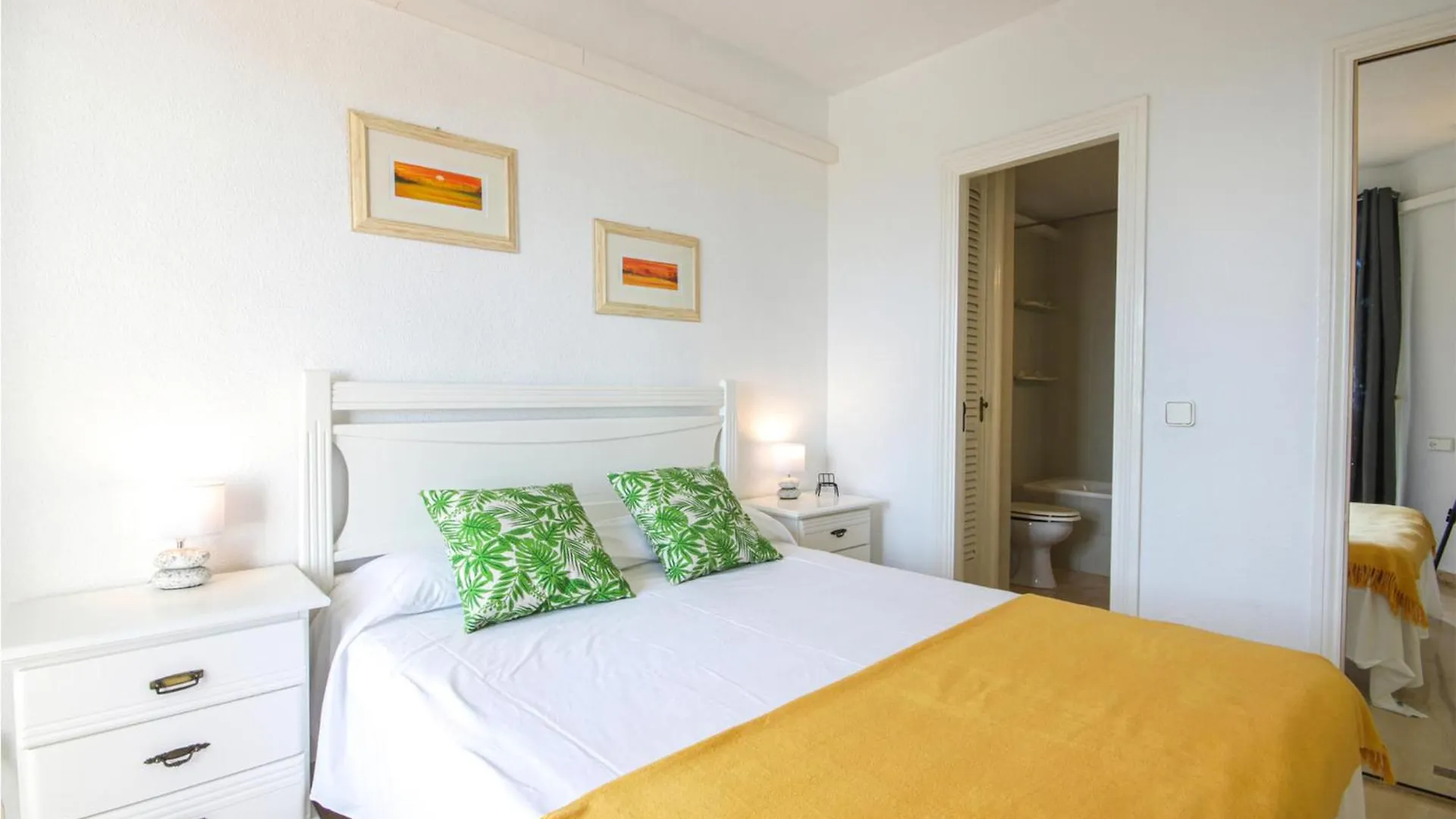 Cozy Apartment In Mijas Costa With Kitchen Sitio de Calahonda Spain