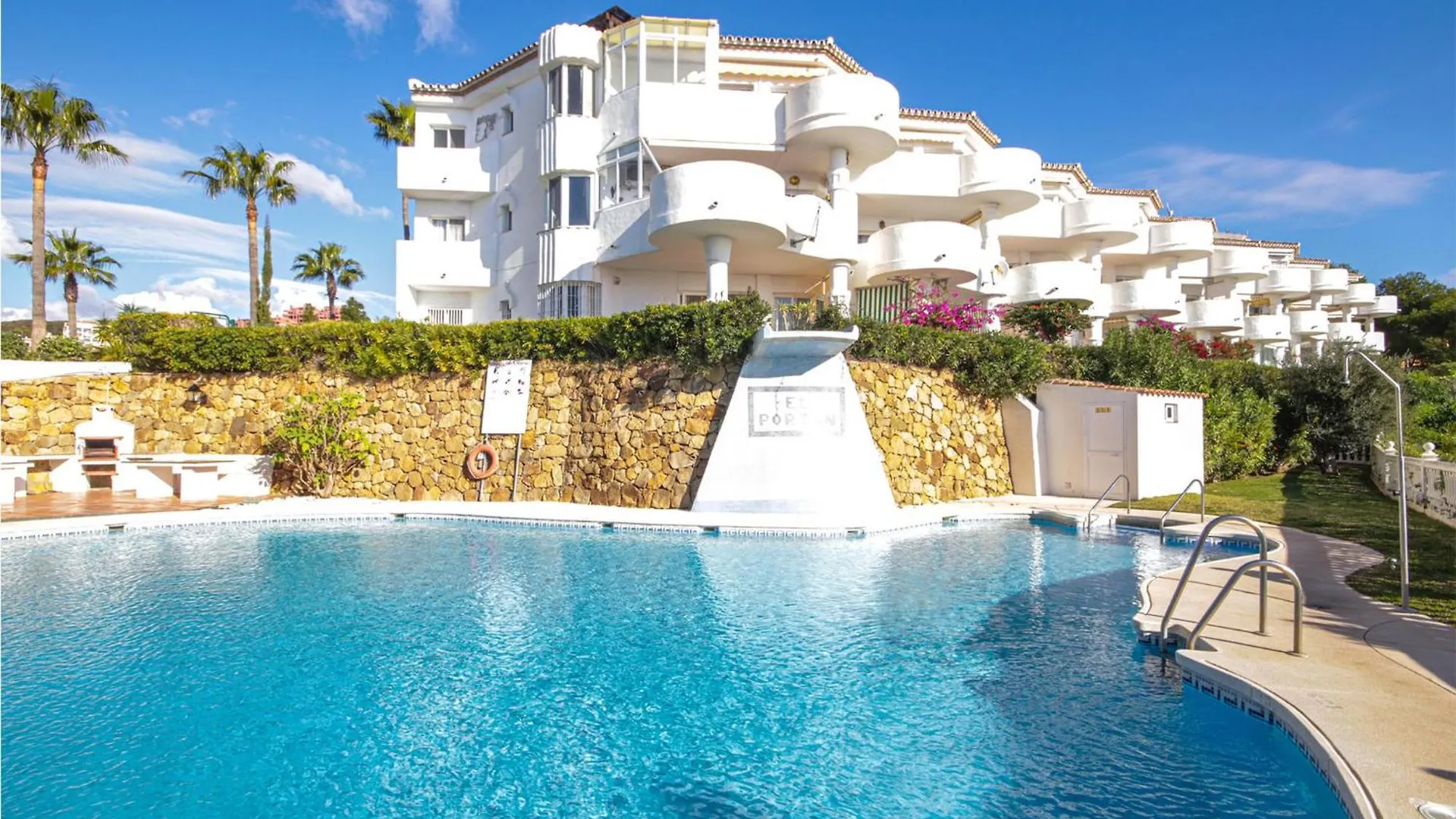 Cozy Apartment In Mijas Costa With Kitchen Sitio de Calahonda