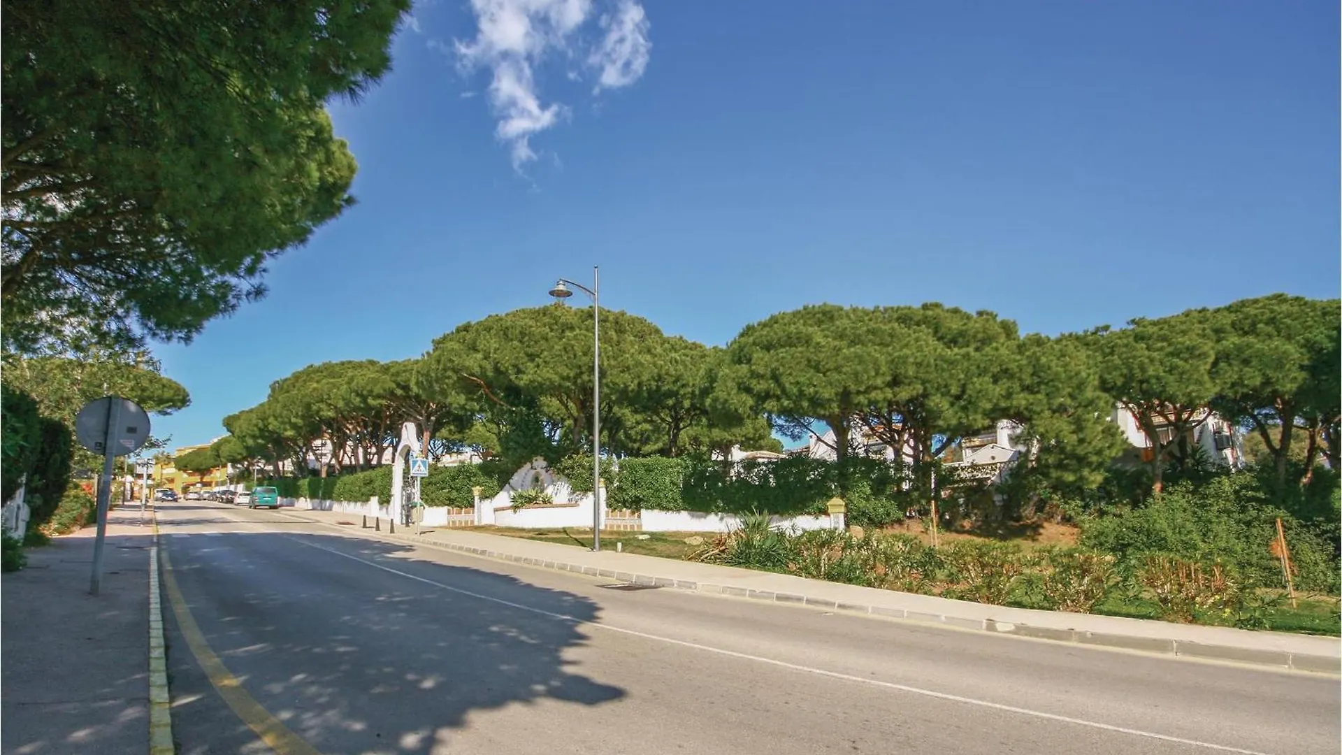 Cozy Apartment In Mijas Costa With Kitchen Sitio de Calahonda